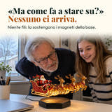 Foto illustrativa: «Ma come fa a stare su?» Nessuno ci arriva. Niente fili: la sostengono i magneti della base.